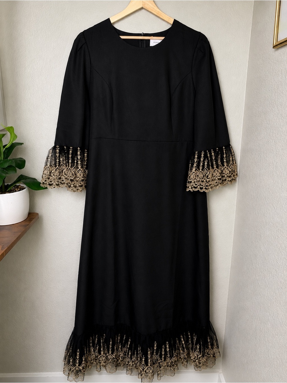 Pomander Place Lillith Dress XXL Black Gold Lace Maxi Tuckernuck Formal Wedding